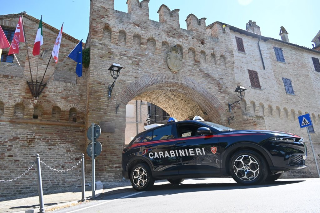 Truffe online, due denunce nel territorio anconetano: raggirati un’anziana e un giovane acquirente